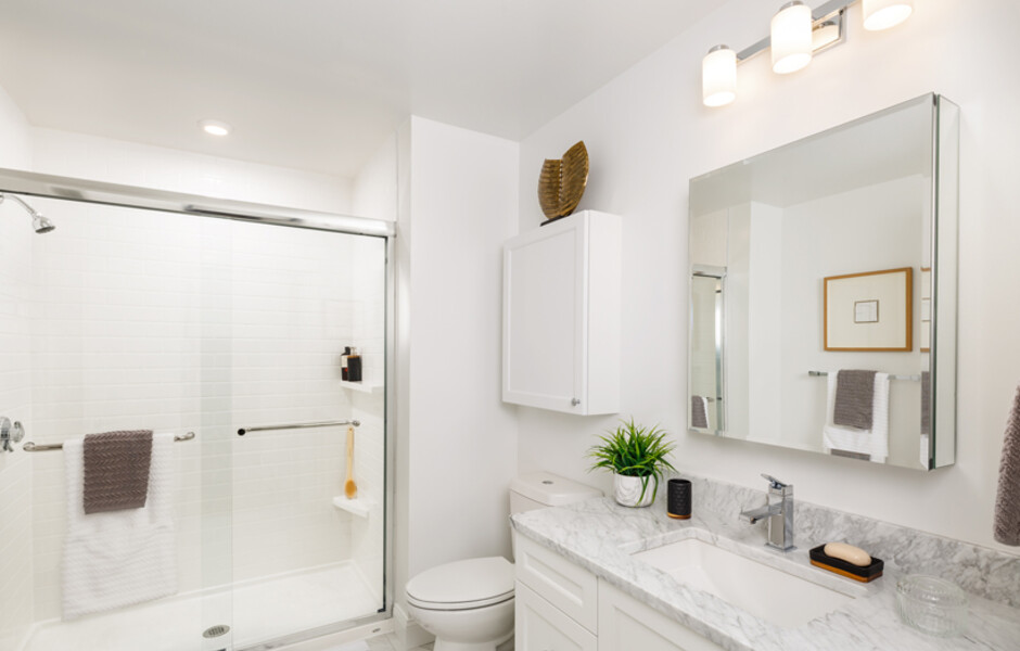 The Franklin at Hancock Village - Bathroom