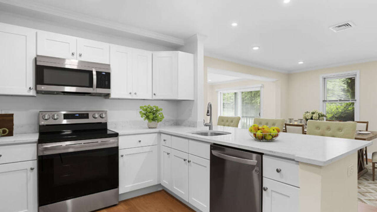 Waterfall Hills at Canton Apartments - Kitchen