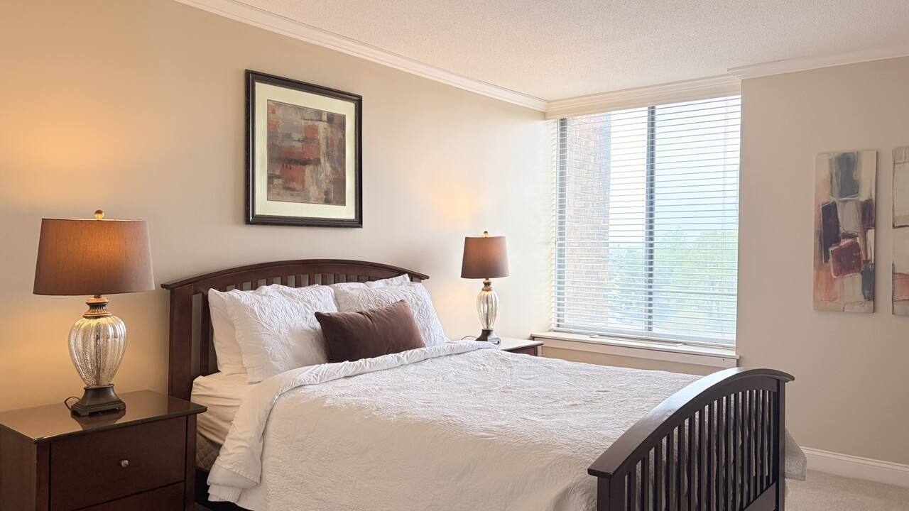 Regency Plaza Providence RI - Corporate Bedroom
