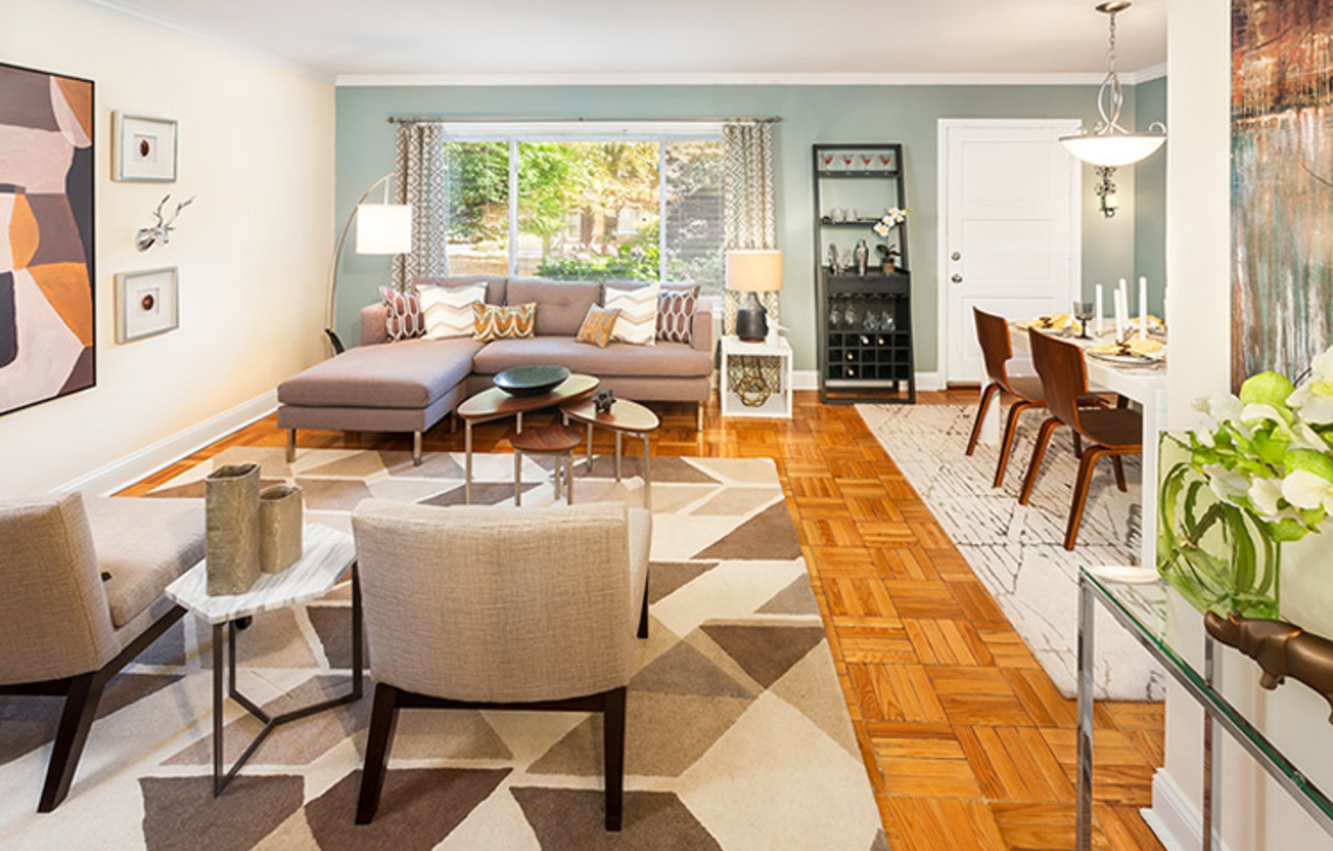 Berkeley: Living Room and Dining Area