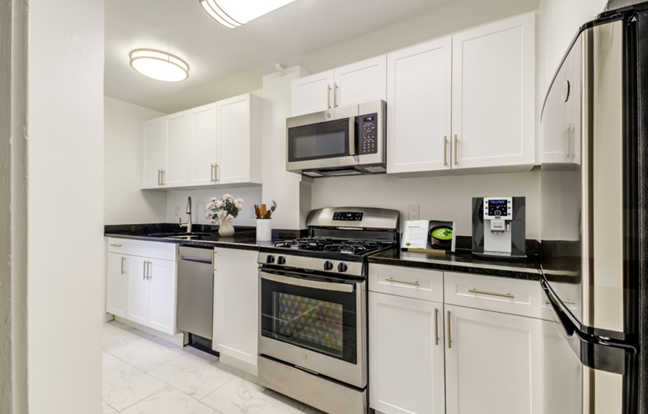 61 Langdon Square – Kitchen