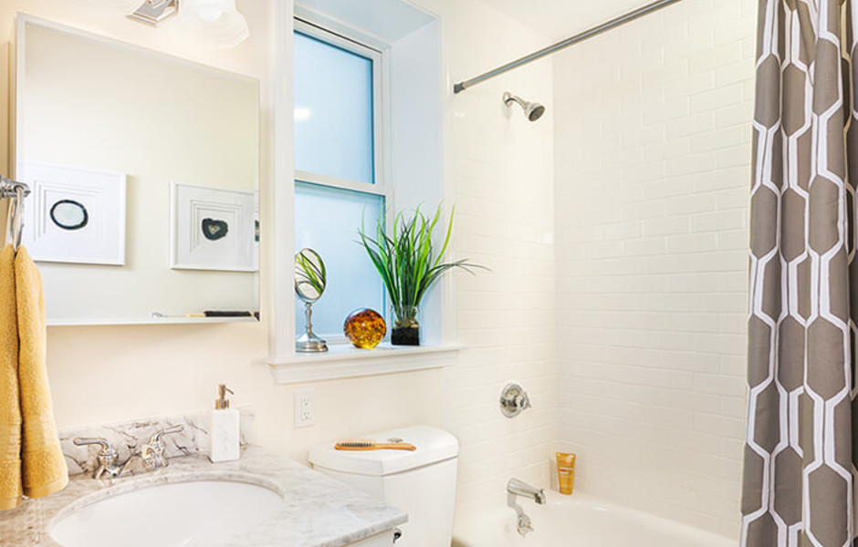 Charles Chauncy - Marble Bath for the Perfect Spa Retreat