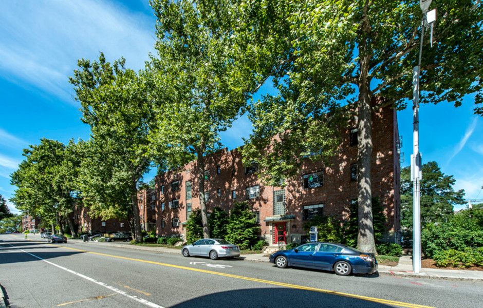 St. Paul Gardens - Building Exterior