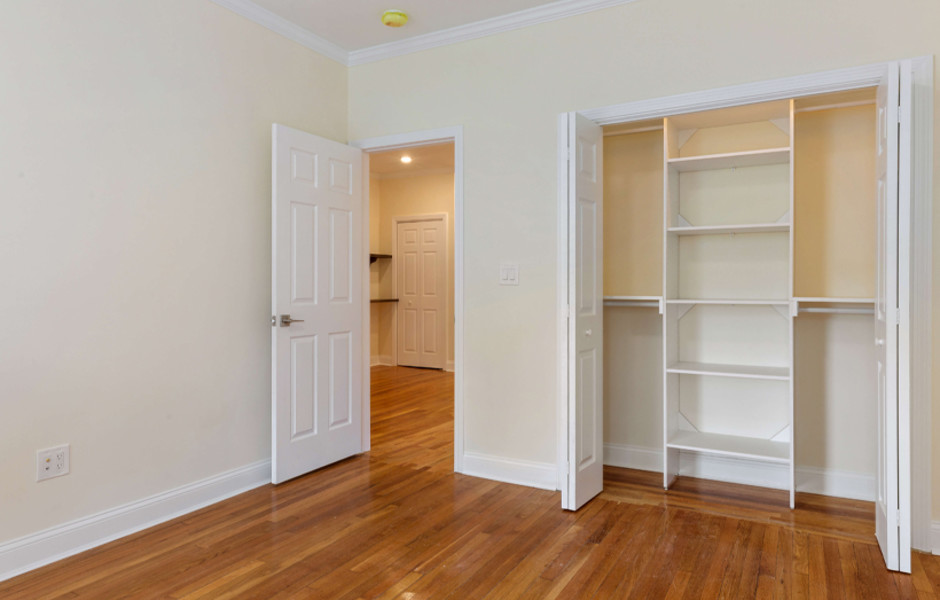 Green Street Apartments Bedroom