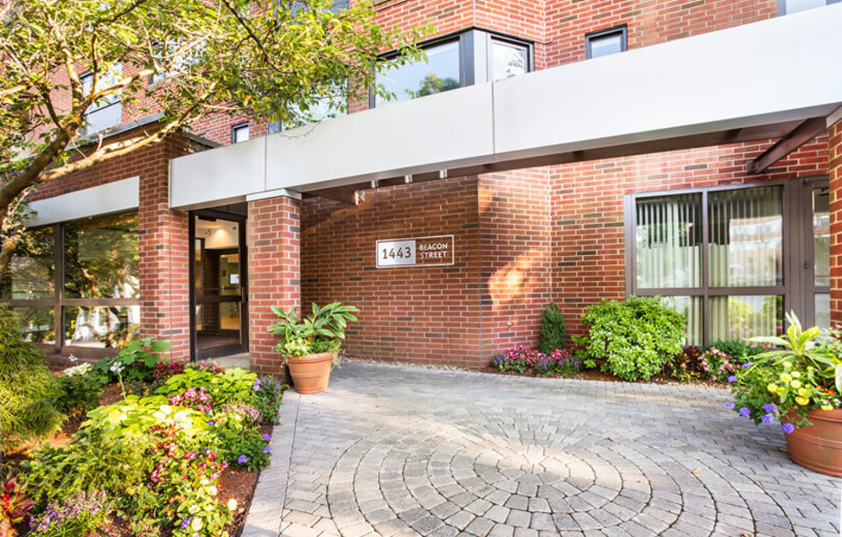 1443 Beacon - Entrance