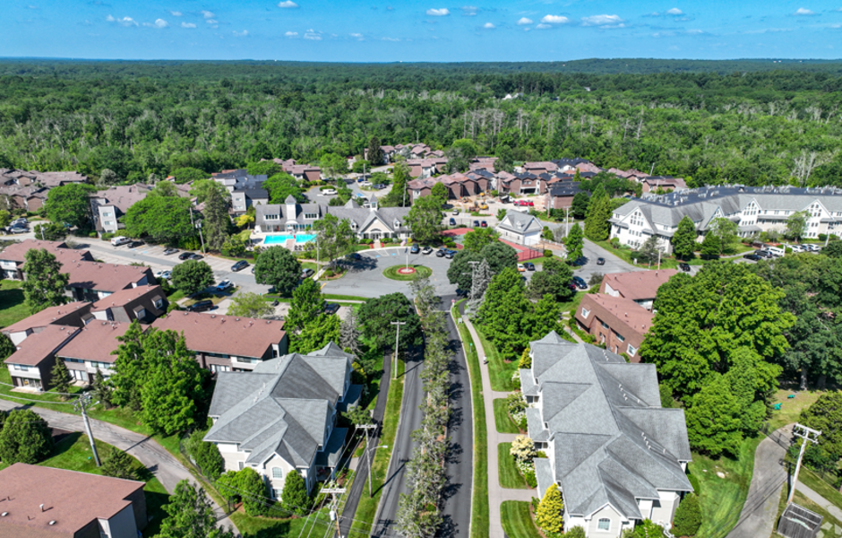 Bird's-eye view of property