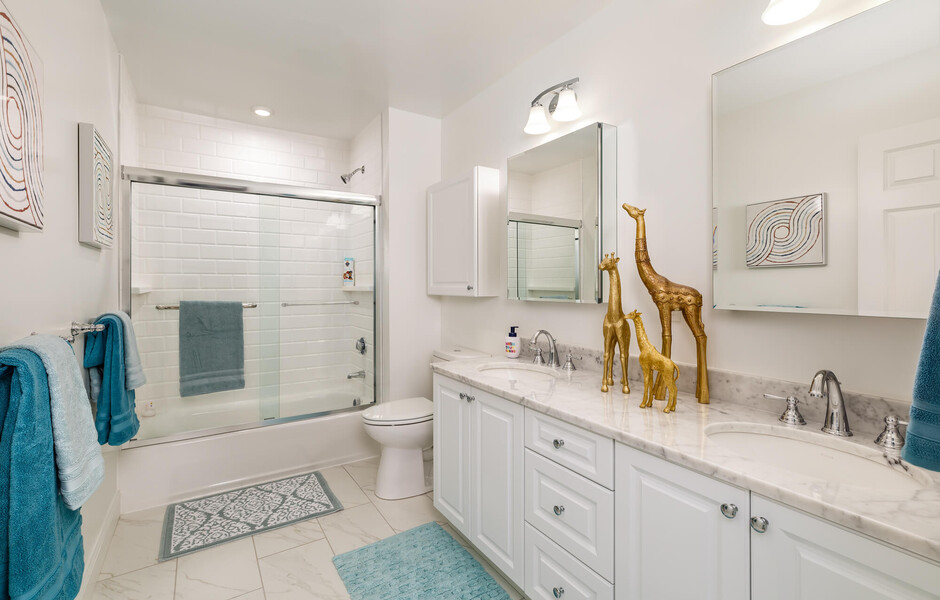 The Adams Townhomes - Bathroom